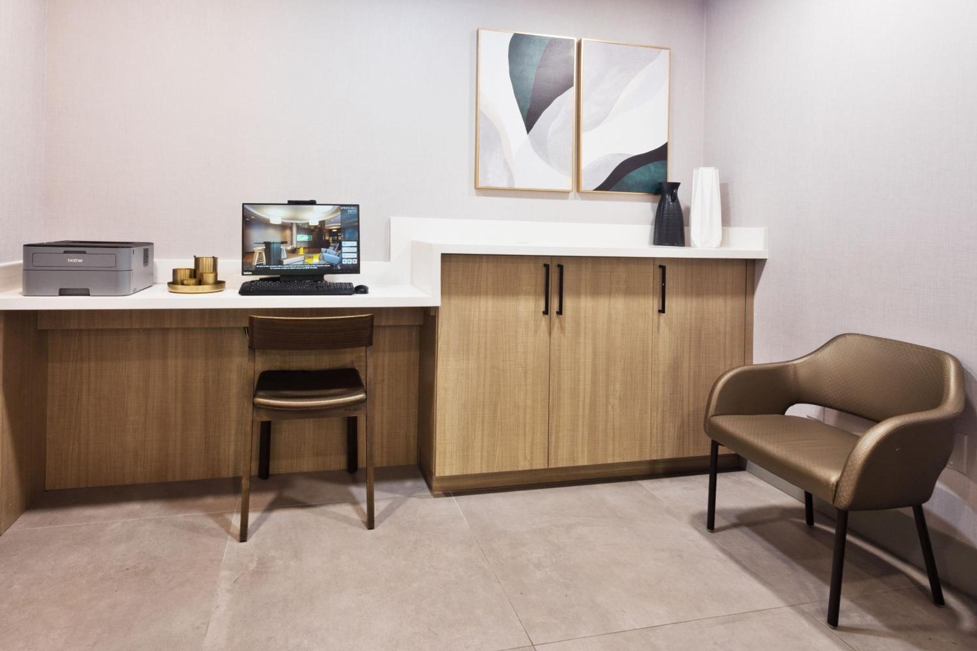 Springhill Suites Birmingham Colonnade Экстерьер фото