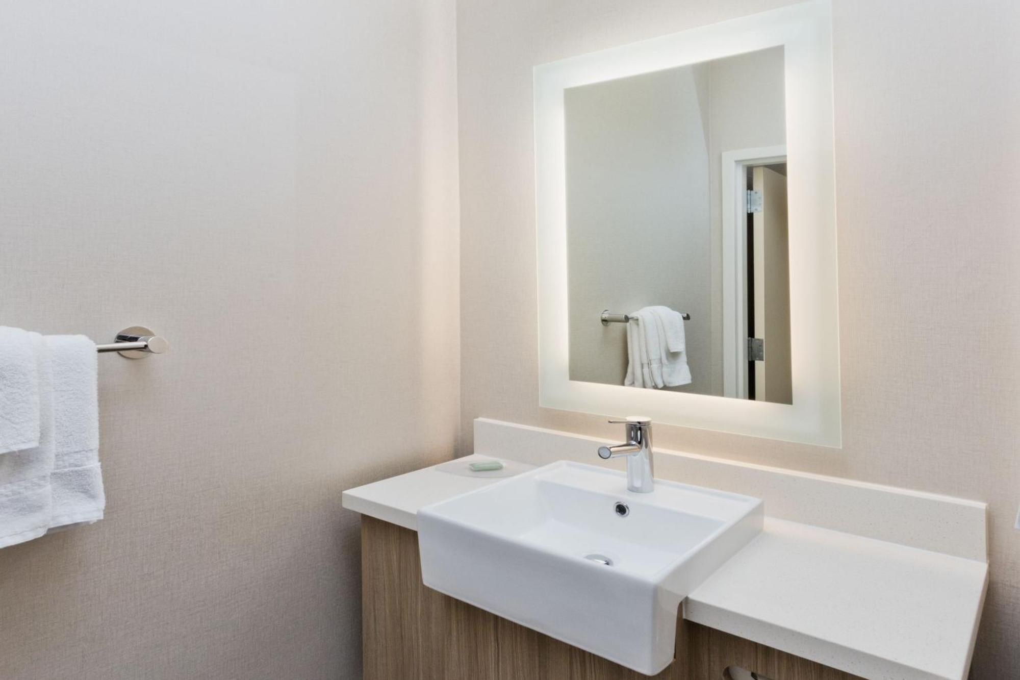 Springhill Suites Birmingham Colonnade Экстерьер фото
