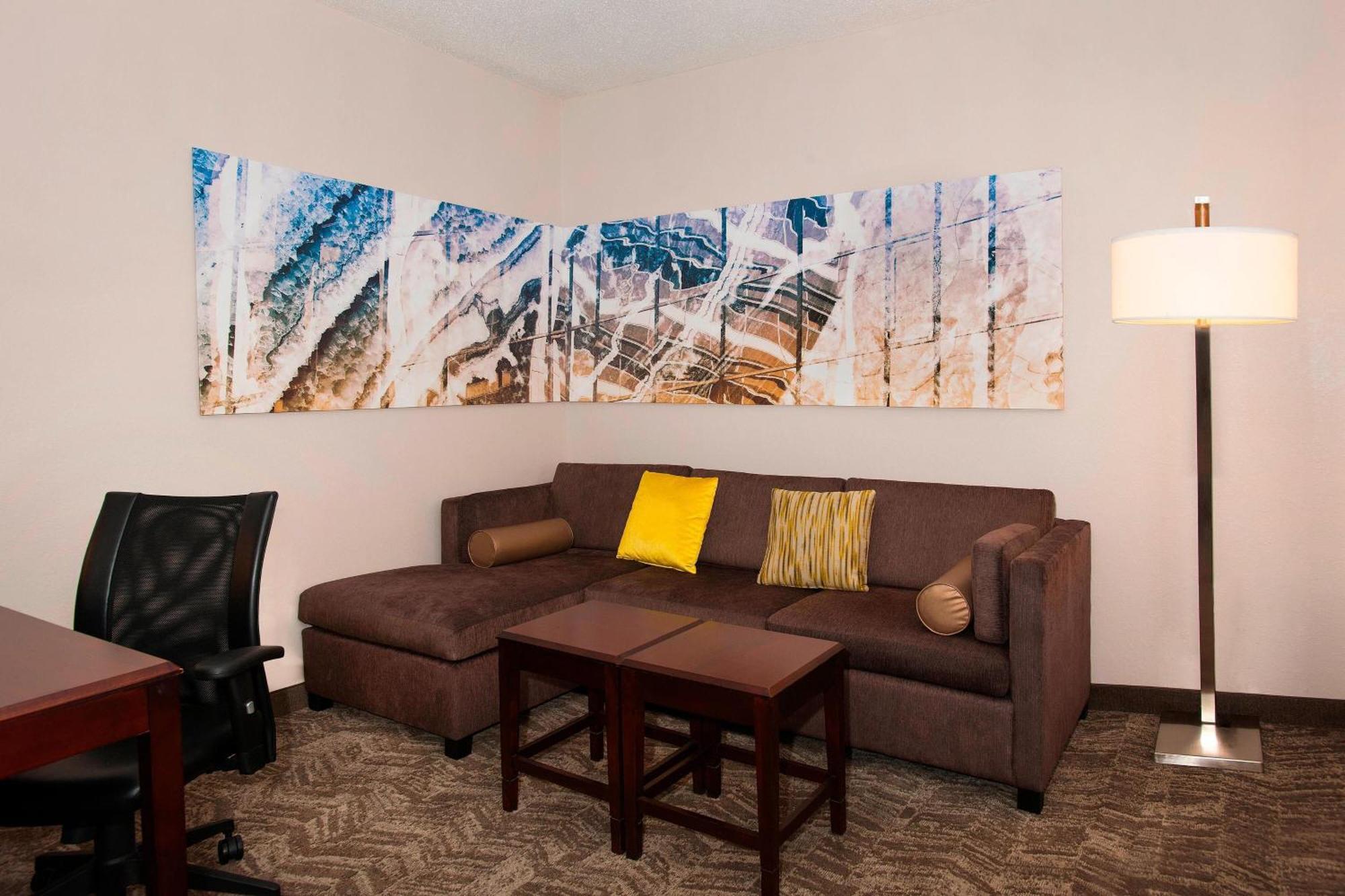 Springhill Suites Birmingham Colonnade Экстерьер фото