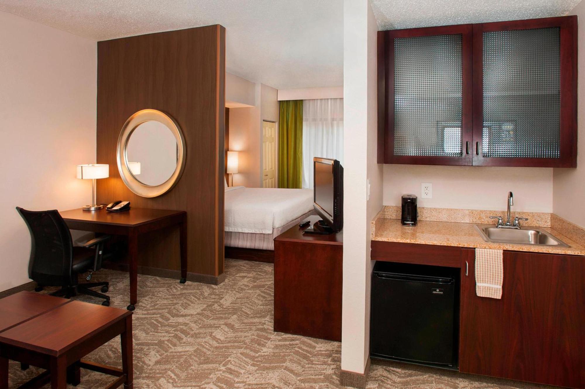 Springhill Suites Birmingham Colonnade Экстерьер фото