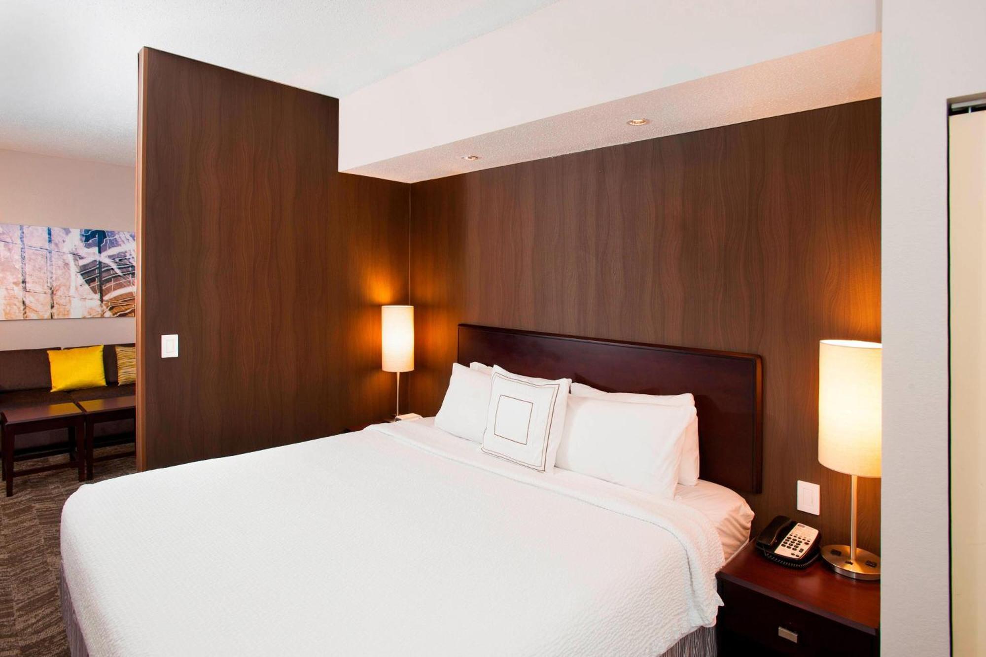 Springhill Suites Birmingham Colonnade Экстерьер фото