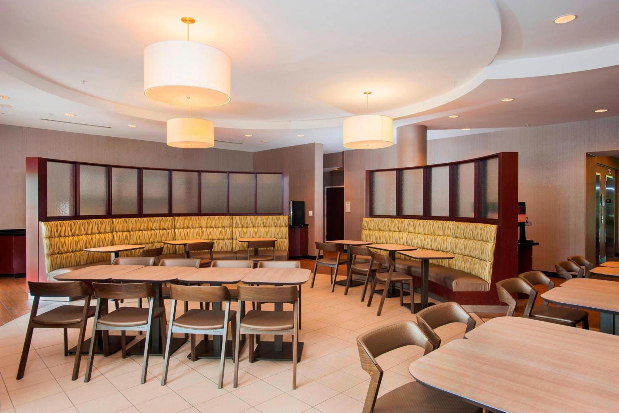 Springhill Suites Birmingham Colonnade Экстерьер фото