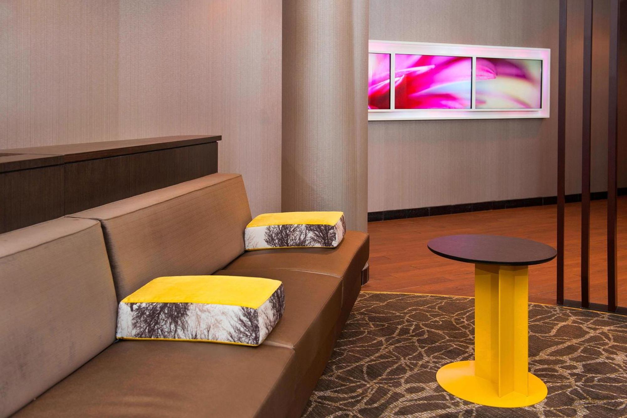 Springhill Suites Birmingham Colonnade Экстерьер фото